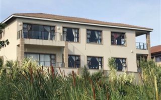 5 Bedroom House in Shelly Beach