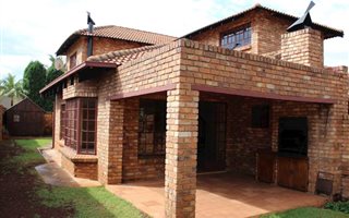 4 Bedroom House in Moreleta Park