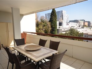3 Bed Apartment in Melrose