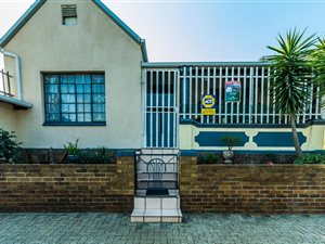 2 Bed House in Vrededorp