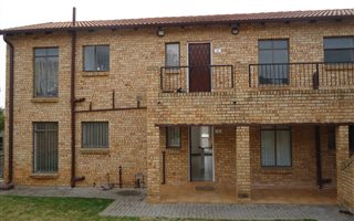 2 Bedroom Apartment in Roodepoort West