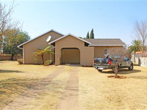 3 Bed House in Mayberry Park