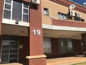 614 m² Industrial space in Rooihuiskraal