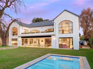 5 Bed House in Parktown North