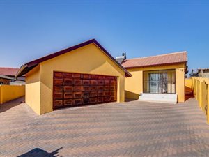 3 Bed House in Klipfontein View