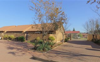 2 Bedroom Townhouse in Bronkhorstspruit