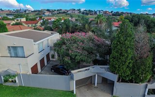 4 Bedroom House in Oakdene