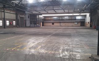 7500 m² Industrial space in Alton