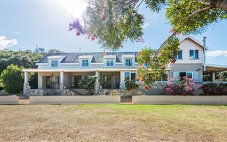 9 Bedroom House in Stilbaai