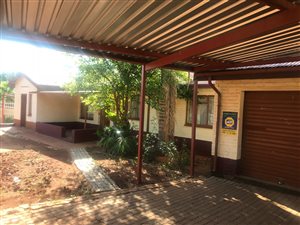 4 Bed House in Kwaggasrand