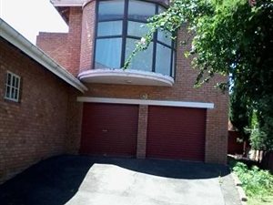2 Bed Garden Cottage in Hayfields