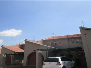 2 Bed Apartment in Glen Marais