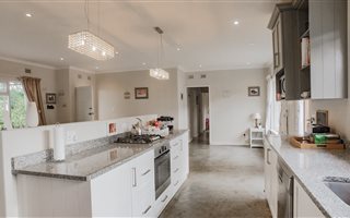 3 Bedroom House in Waterfall