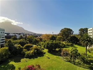 2 Bed Apartment in Claremont Upper
