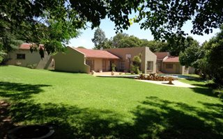 5 Bedroom House in Wendywood