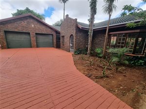 4 Bed House in Rooihuiskraal