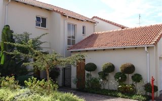 3 Bedroom Apartment in Gallo Manor