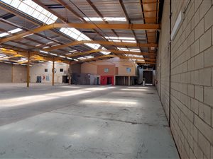 1046 m² Industrial space in Ferndale