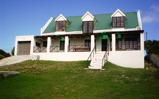 5 Bedroom House in Pearly Beach