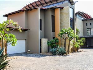 3 Bed Apartment in Menlo Park