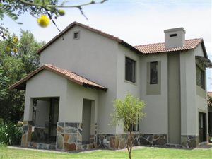 4 Bed House in Leeuwfontein Estate