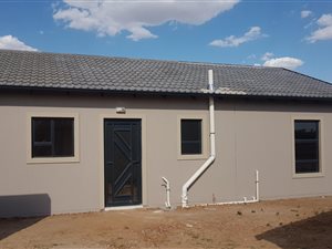 3 Bed House in Raceway