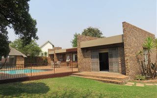 3 Bedroom House in Lakeside