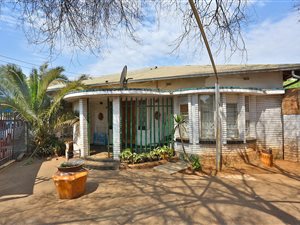 450 m² Commercial space in Kloofendal