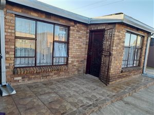 2 Bed House in Tsakane