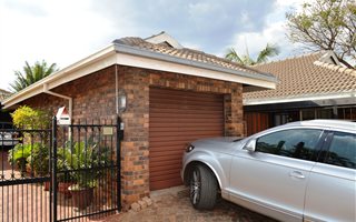 3 Bedroom Duet in Theresa Park