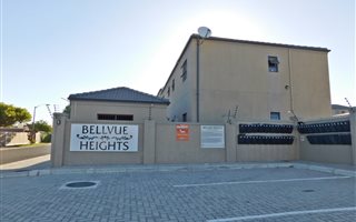 2 Bedroom House in Groenvallei