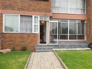 3 Bed Apartment in Halfway House