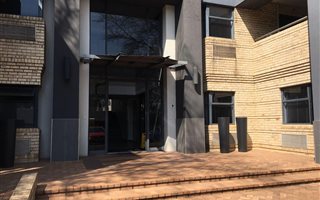 125 m² Commercial space in Bryanston