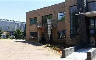 1100 m² Industrial space in Longmeadow