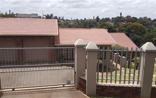 3 Bedroom House in Panorama