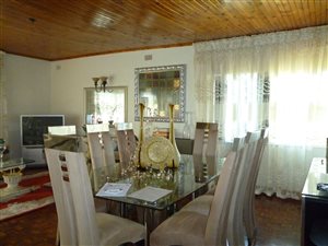 4 Bed House in Evans Park