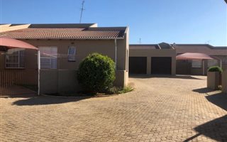 2 Bedroom Apartment in Meyersdal