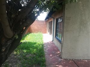 2 Bed Townhouse in Lilianton