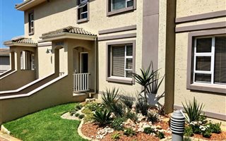3 Bedroom Apartment in Pinnacle Point Golf Estate