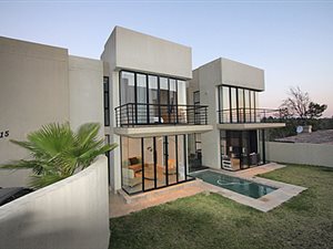 3 Bed House in Bryanston East