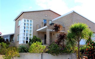 4 Bedroom House in Dana Bay