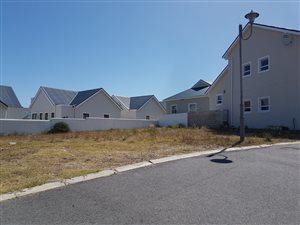 224 m² Land available in Sandbaai