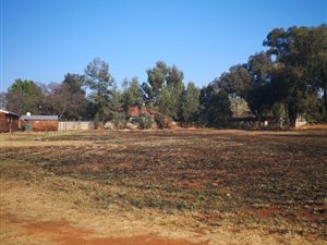 886 m² Land available in Daggafontein