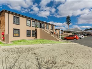 1 Bed Flat in Helderkruin