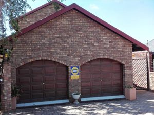 3 Bed House in Eldoraigne