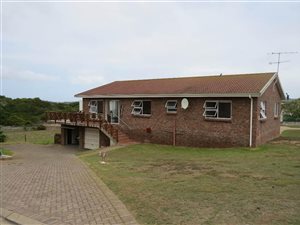 3 Bed House in Stilbaai