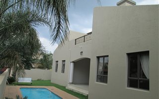 4 Bedroom House in Dainfern