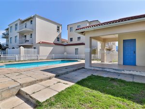 3 Bed Apartment in Gordons Bay Central