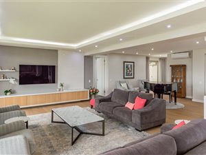 4 Bed Apartment in Ebotse Estate