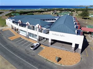2 Bed Apartment in Stilbaai